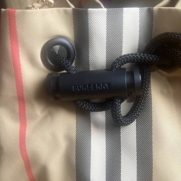 Authentic Burberry bucket bag - Picture 3 of 8